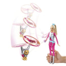 Barbie y mascota voladora
